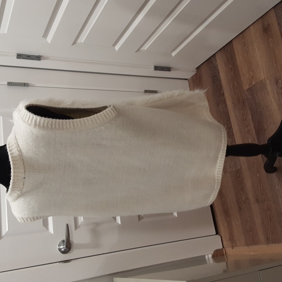 H&M VEST - Picture 2 of 8